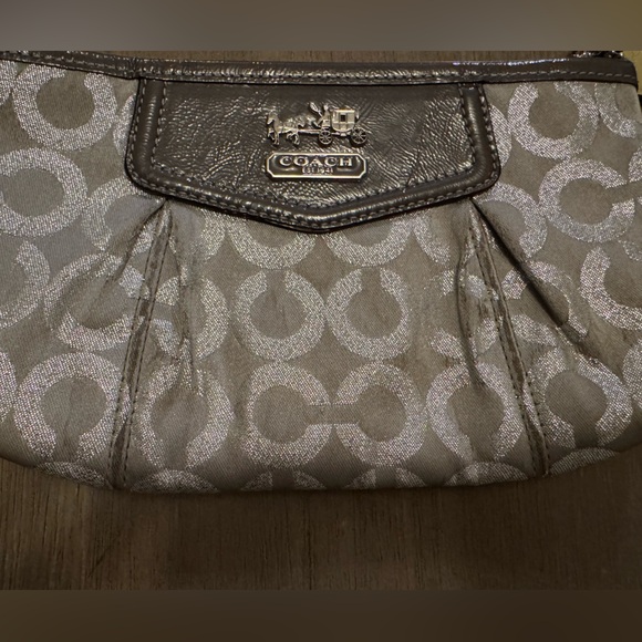 Coach Wristlet 🩶 - Picture 2 of 9